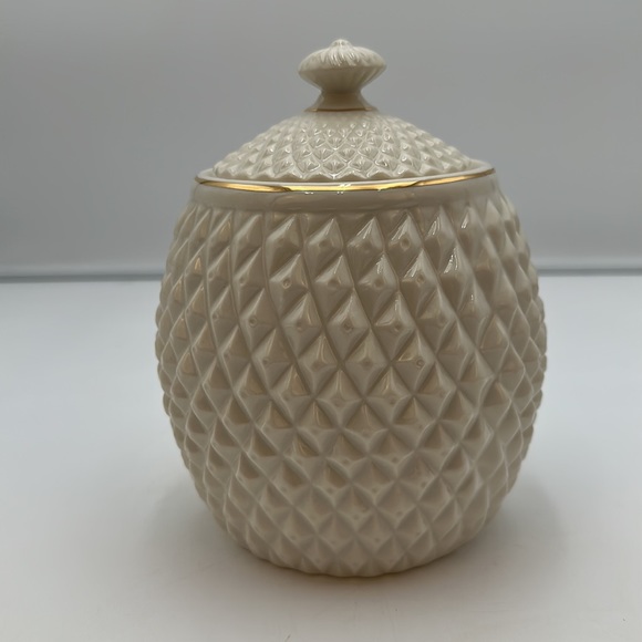 Belleek Heritage Collection Diamond China Biscuit Barrel/Jar - Picture 6 of 16